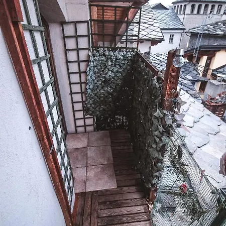 Vieille Rooftop *